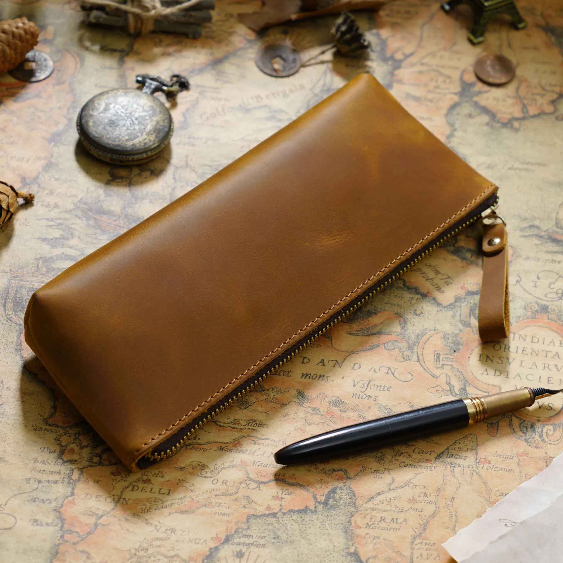 THE GLACIER – FULL GRAIN LEATHER ZIPPER PEN CASE