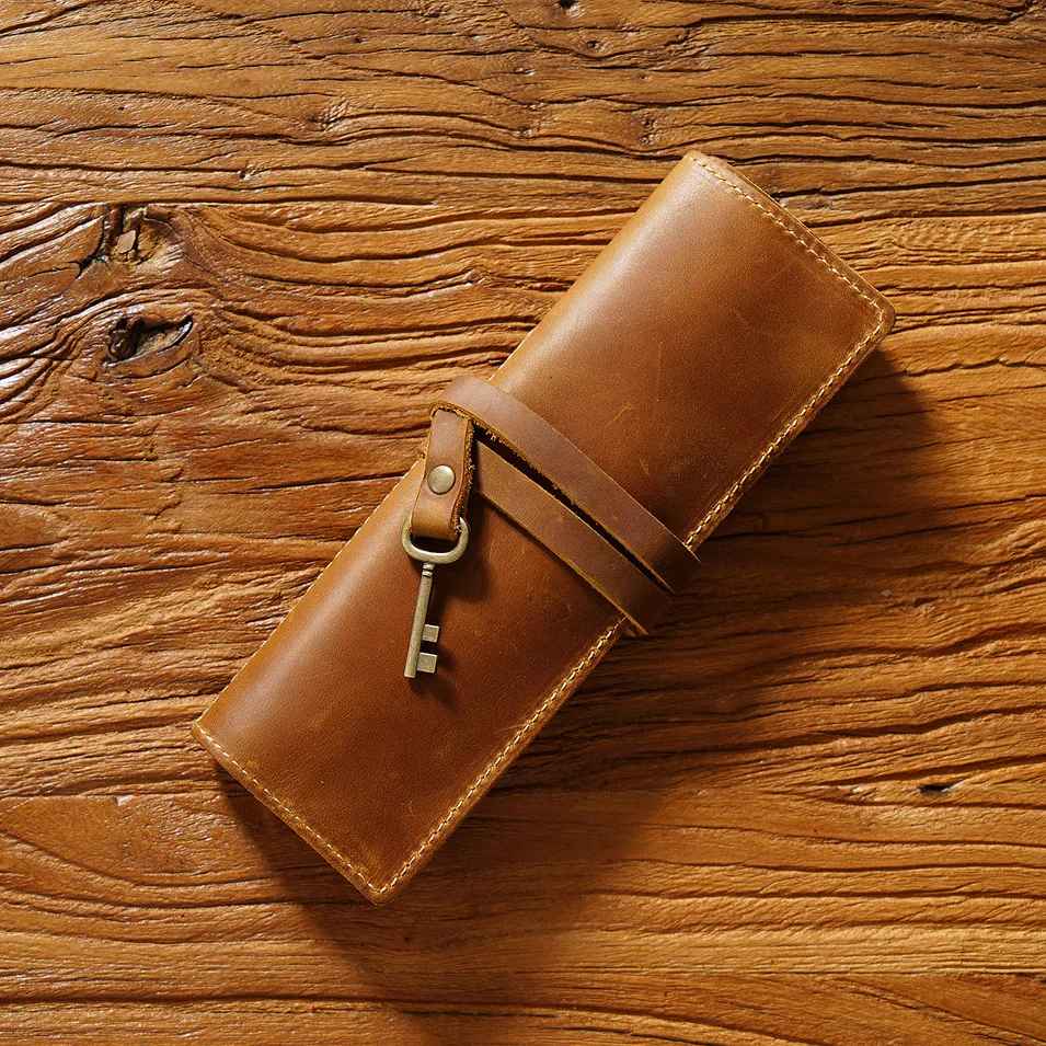 THE SADDLE – FULL GRAIN LEATHER PENCIL ROLL