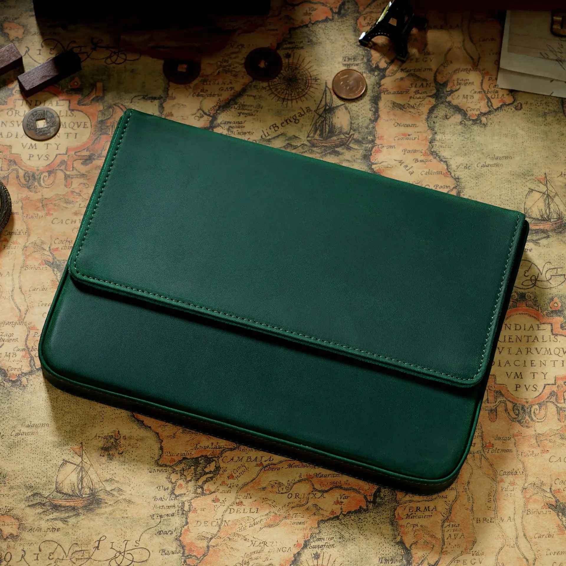 Leather 12-Slot Pen Case