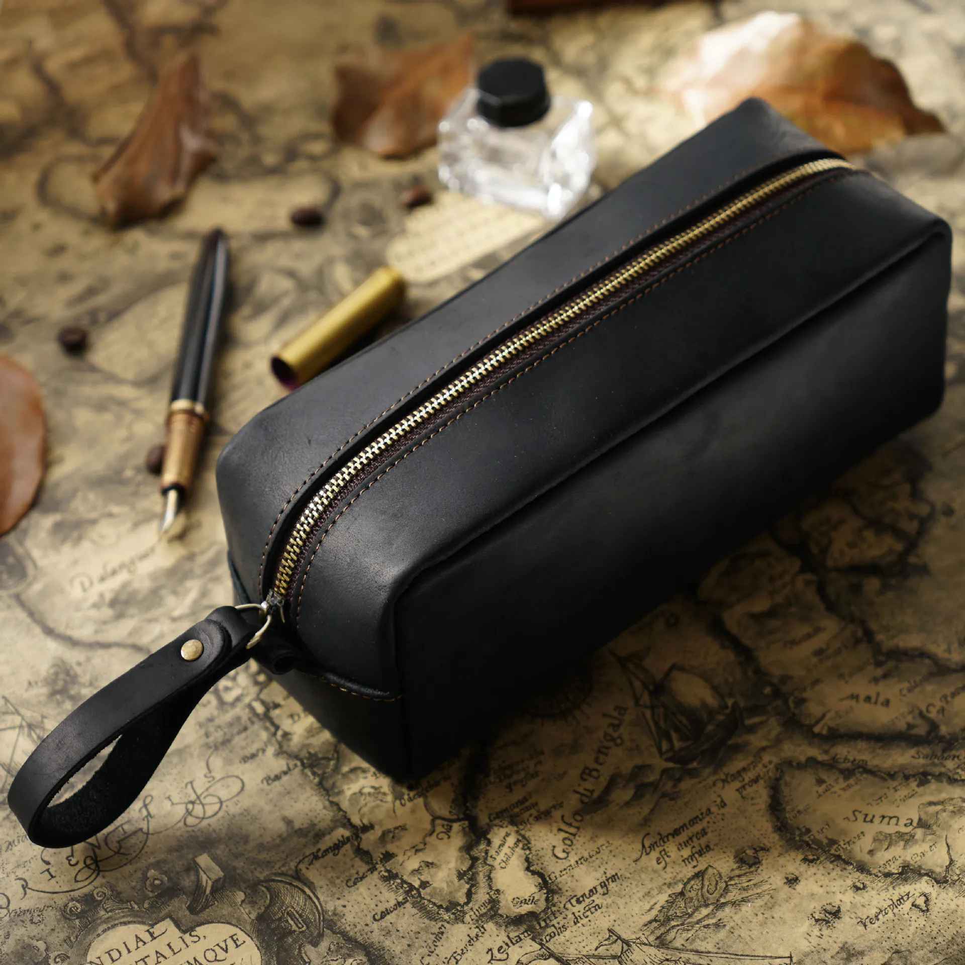 THE ROCKSPUR – FULL GRAIN LEATHER ZIPPER PEN CASE