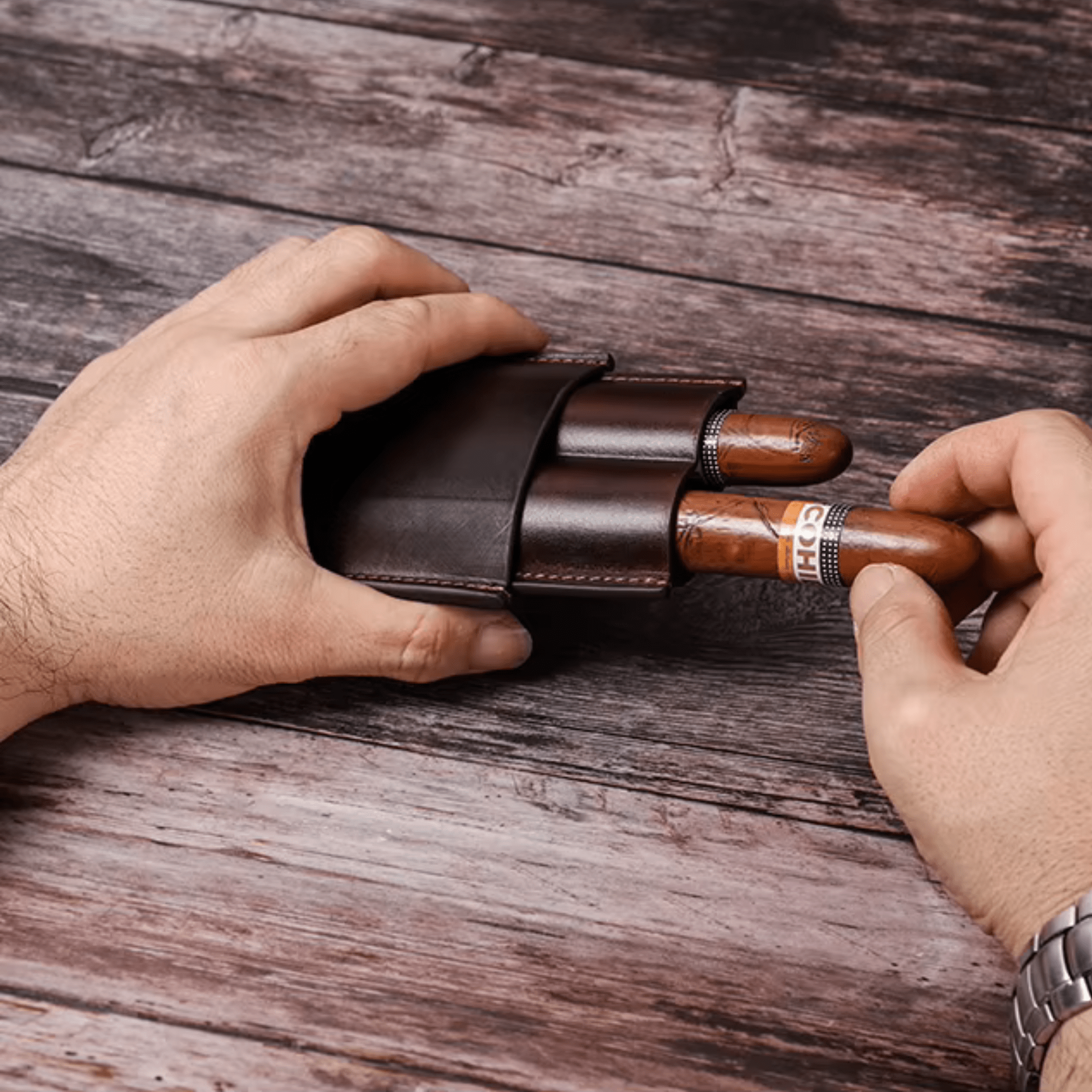 THE PIONEER – 3-SLOT GENUINE LEATHER CIGAR TUBE
