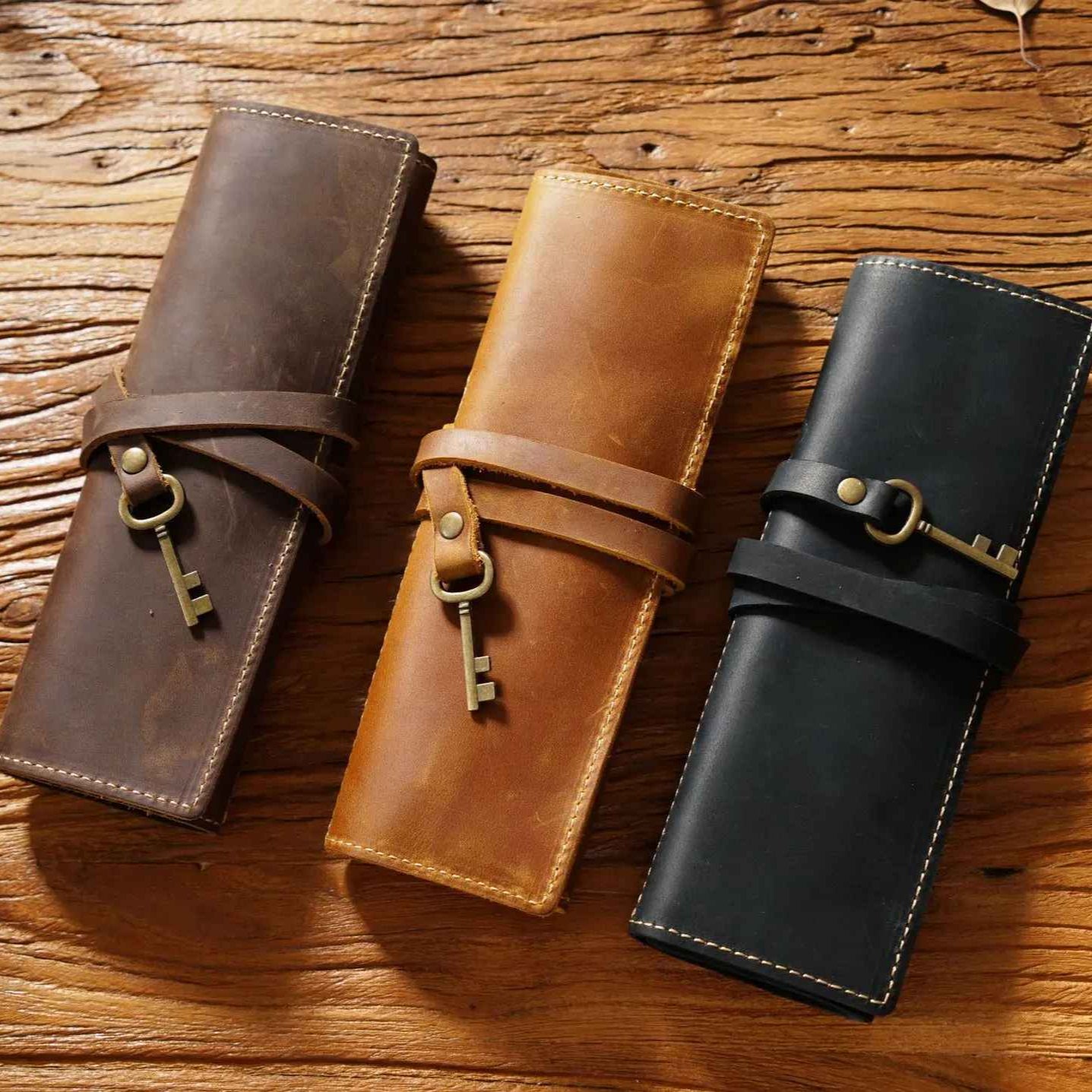 THE SADDLE – FULL GRAIN LEATHER PENCIL ROLL